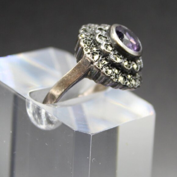 Amethyst and Marcasite Cocktail Ring - TCW 1.76 - Picture 3 of 6